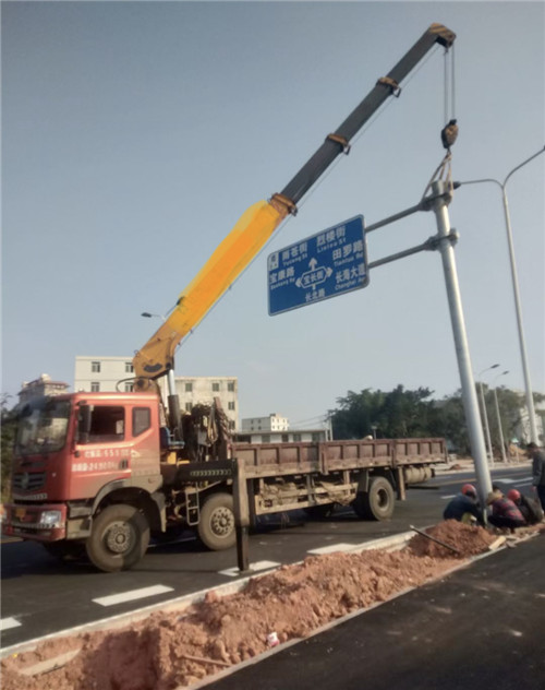 驻马店市设备吊装租赁吊车要用多大吊车