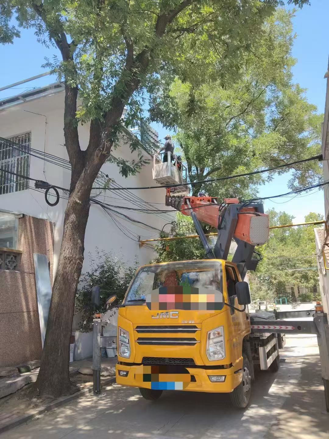 驻马店市高空作业车能吊装重物吗？最大承载多少公斤？