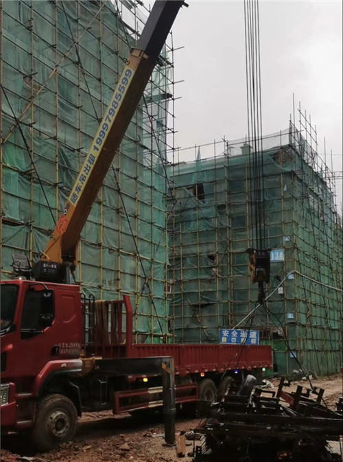 驻马店市“慢工细活”—— 吊车的 “微动控制” 技术